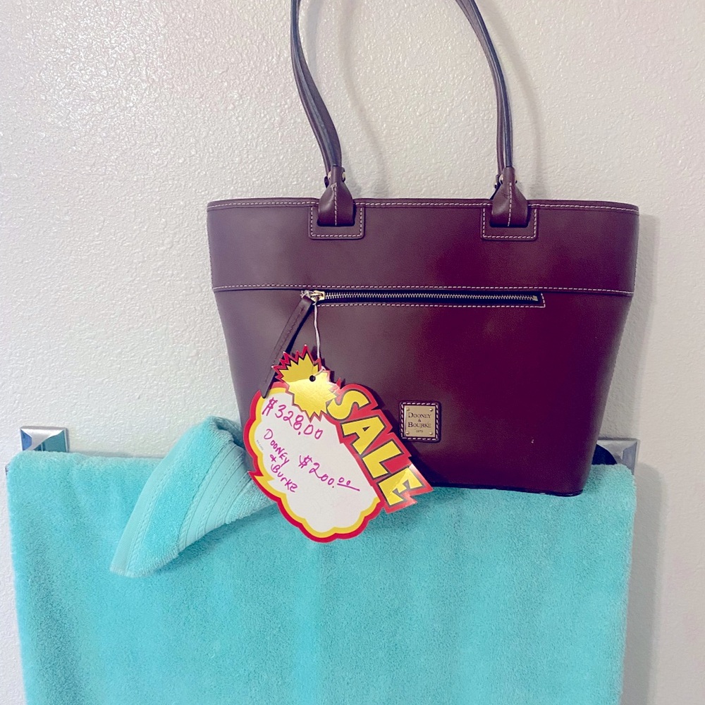 Dooney & Bourke Chestnut Zip Large Tote